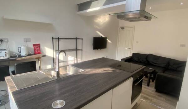 Bulwer Road, Nottingham,  NG7 3HL United Kingdom