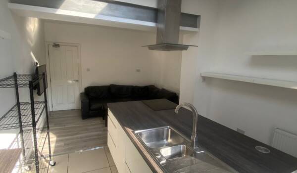 Bulwer Road, Nottingham,  NG7 3HL United Kingdom