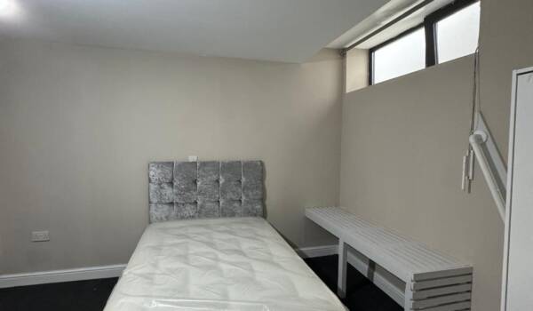 Nottingham,  NG7 5AR United Kingdom